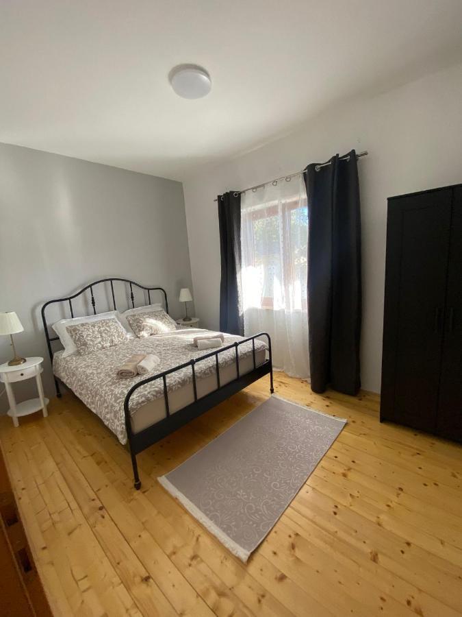 Apartmani Cvita Nevidane Exterior photo