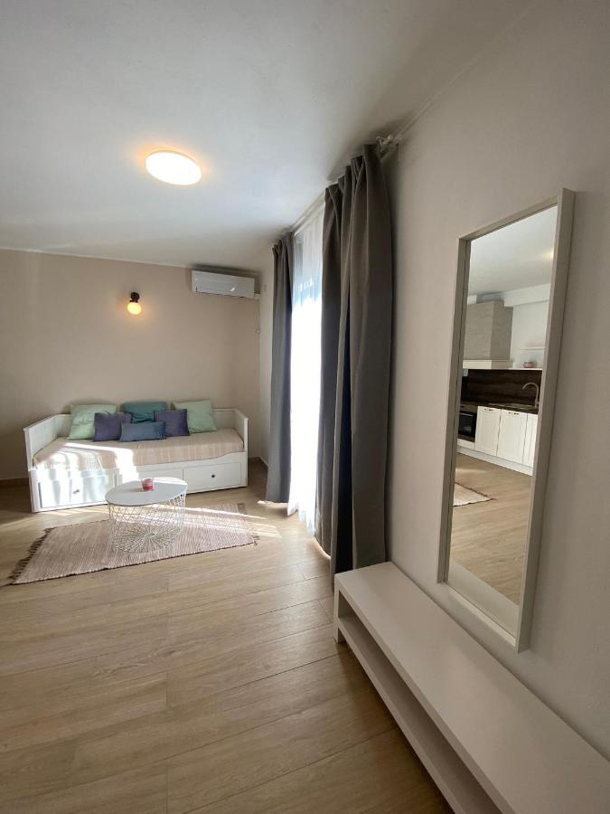 Apartmani Cvita Nevidane Exterior photo